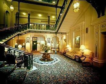 Hotel The Grand